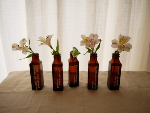 空き瓶の花瓶