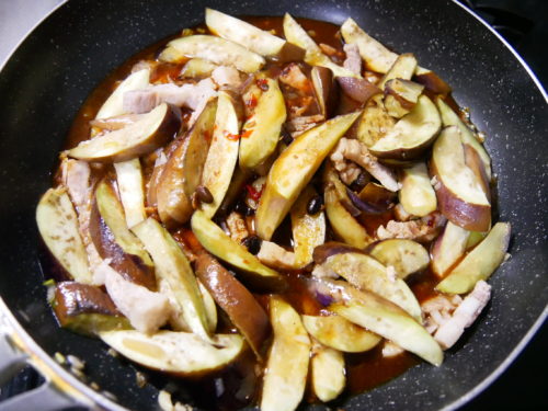 麻婆茄子の調理過程